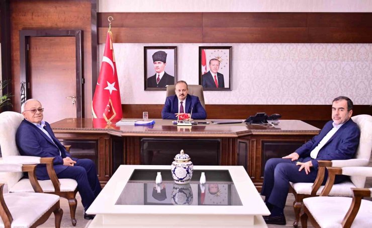 Büyükşehir Belediye Meclisi toplantısı öncesi Vali Canbolat, AK Parti ve CHP İl Başkanlarını ağırladı