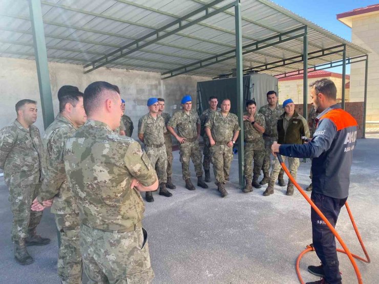 Bayburt’ta komandolara ‘Enkazda Arama ve Kurtarma’ eğitimi verilmeye başlandı