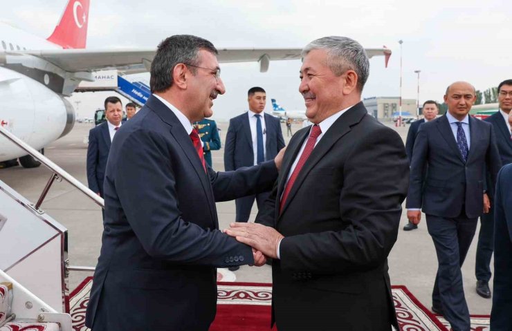 Cumhurbaşkanı Yardımcısı Yılmaz, Kırgızistan Cumhurbaşkanı Caporov ile görüştü