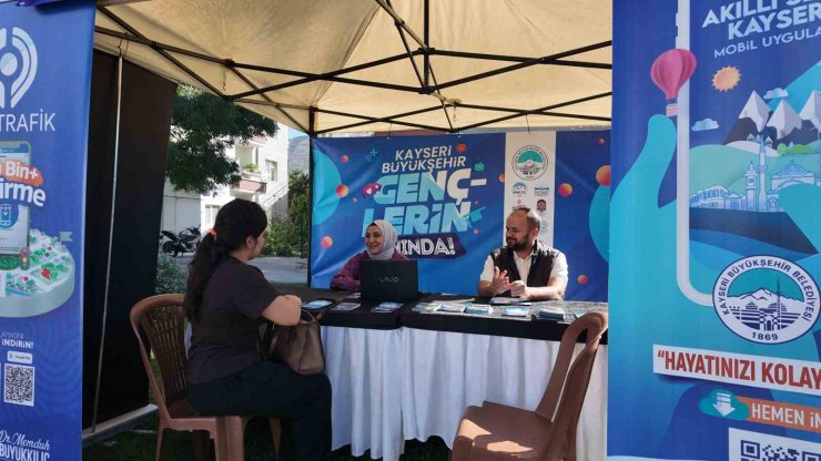 Öğrenci dostu büyükşehirin Rehberlik ve Danışmanlık Hizmeti’ne üniversiteli gençlerden tam not