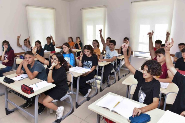 Mersin Büyükşehir Belediyesi kurs merkezleri yeni döneme başladı