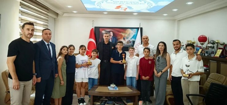 Hakkarili sporcular Triatlon 3. Etap Bölge Finaline katıldı