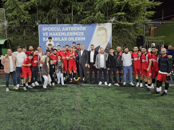Gölcük Başkanlık Kupası’nda şampiyon İhsaniyespor oldu