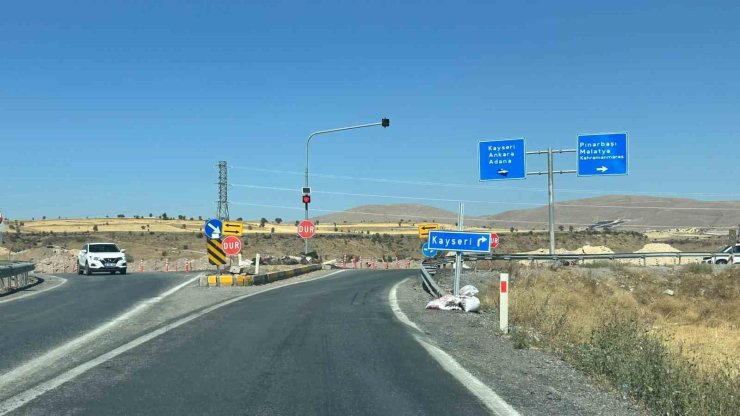 Tomarza-Malatya bağlantı yolunda çalışmalar devam ediyor