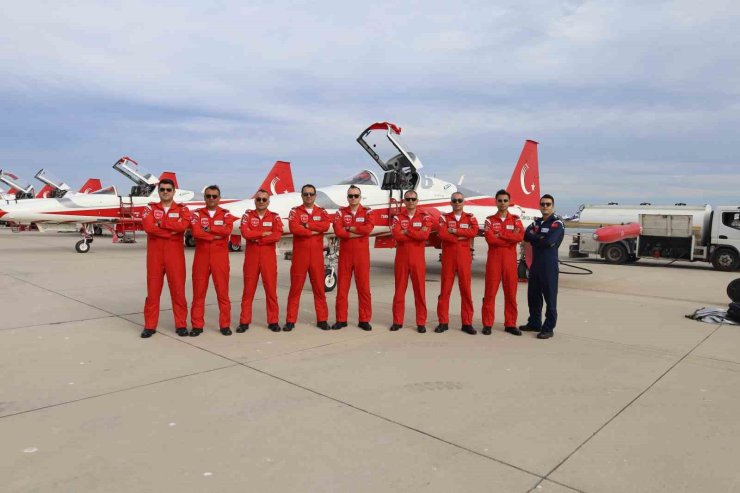 Türk Yıldızları’ndan Hürjet vurgusu