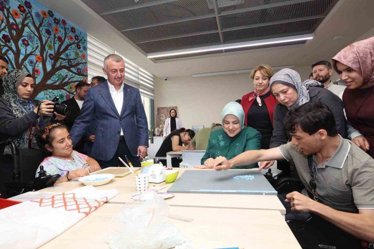 Gonca Engelsiz Yaşam Merkezi’ne övgü