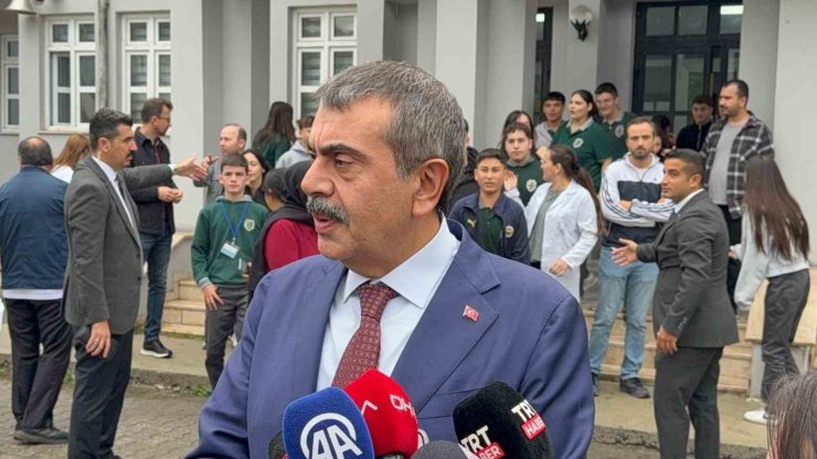Habersiz ziyaret: Nöbetçi öğretmen Bakan Tekin’i veli sandı
