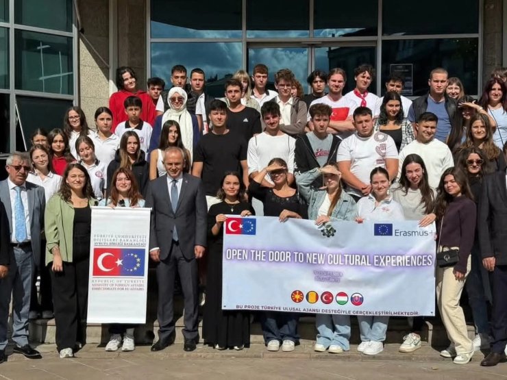 38 yabancı genç Akçakoca’da bir araya geldi