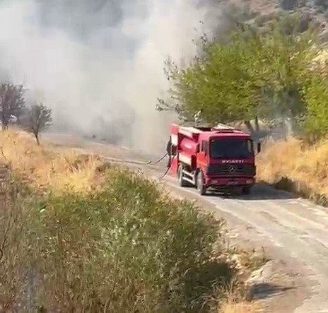 Kömür beldesinde korkutan yangın
