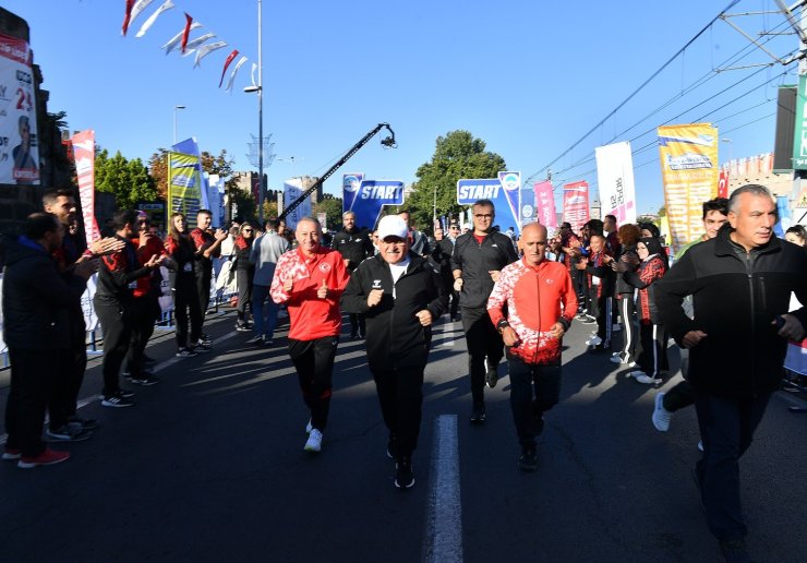 Kayseri Yarı Maratonu dünya sahnesinde: Büyükkılıç imzasıyla 5. uluslararası koşu