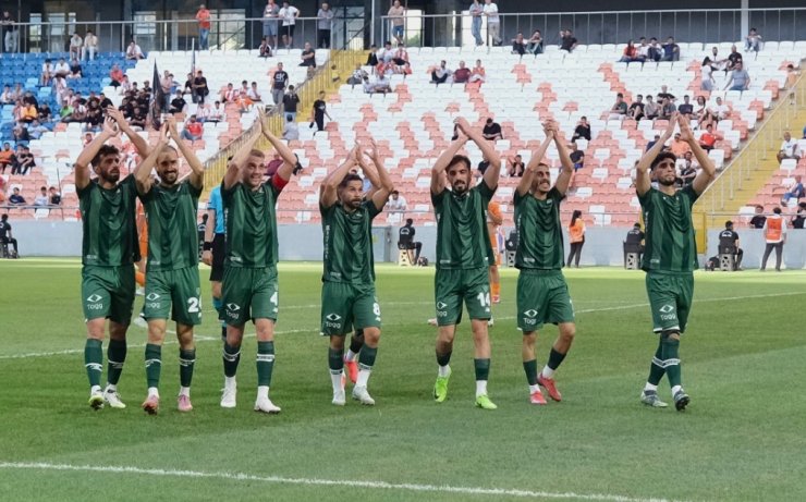 Bursaspor, Adanaspor’u 6-0 mağlup etti