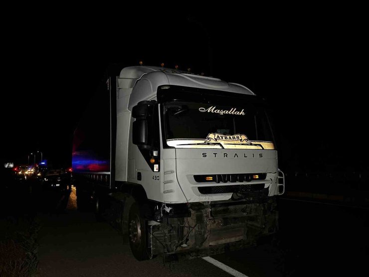 Uşak’ta tır ile otomobil çarpıştı: 1 ölü, 1 yaralı