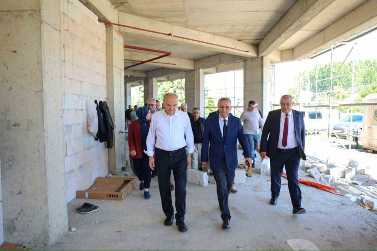 Başkan Özlü, otel yatırımını yerinde inceledi