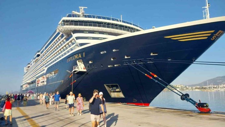 Bodrum’a 743 yolcusuyla geldi