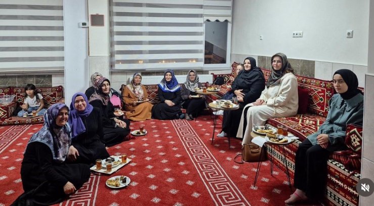 Aileler "Mum dibini ışıtır" projesi kapsamında buluştu