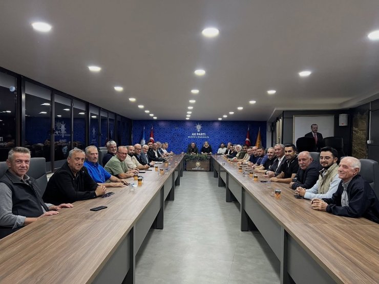 AK Parti heyeti yönetim kurulu toplantısında bir araya geldi