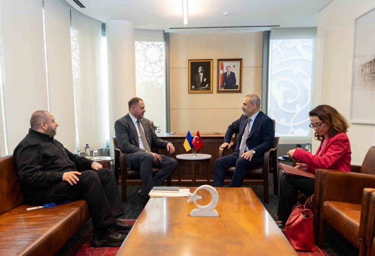 Dışişleri Bakanı Fidan, Ukrayna Devlet Başkanlığı Ofisi Başkanı Yermak ile bir araya geldi