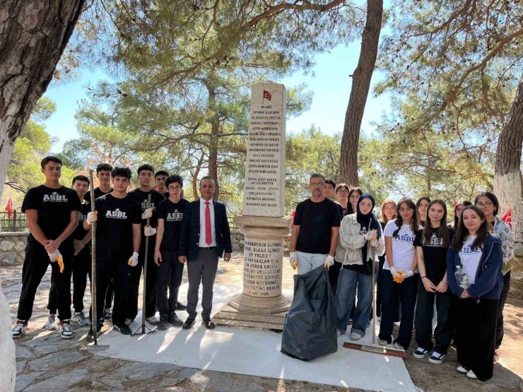 Aydın Sosyal Bilimler Lisesi öğrencilerinden örnek davranış