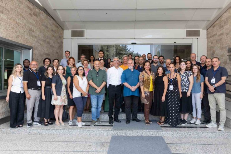 İngilizce eğitimde yenilikçi güç birliği