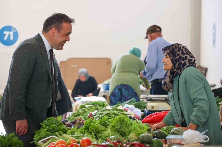 Vali Sözer, pazarcı esnafıyla bir araya geldi
