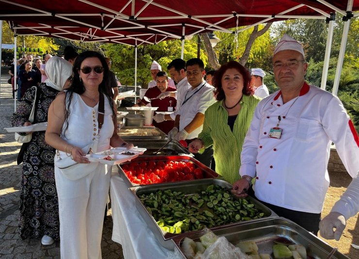 ESOGÜ Hastanesi çalışanları Pilav Günü’nde buluştu