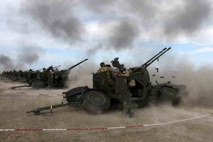 Namlulu hava savunma silahları ile hava hedefleri başarıyla vuruldu