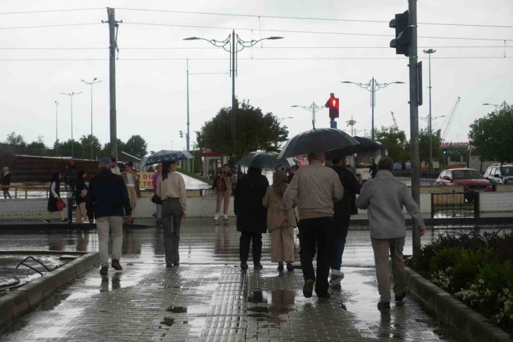Samsun’da sağanak yağmur etkili oldu