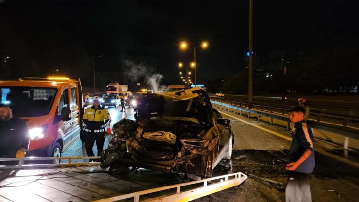 Hızlı sürücü başka otomobile arkadan çarptı, olay yerinden kaçtı: 1 yaralı