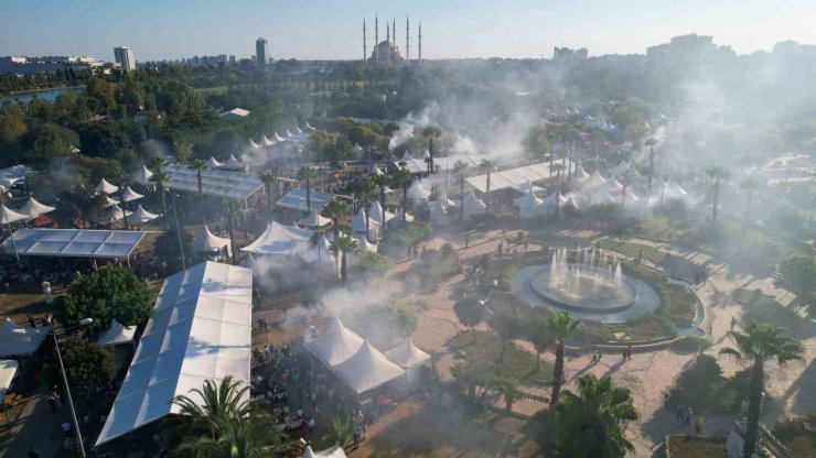 Uluslararası Adana Lezzet Festivali, esnafın yüzünü güldürecek