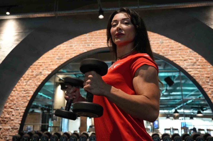 Tavsiye üzerine başladı şimdi Türkiye’yi temsil ediyor