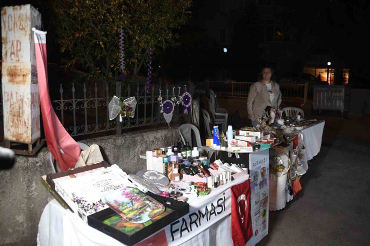 Bu sokakta eğlence ve alışveriş bir arada