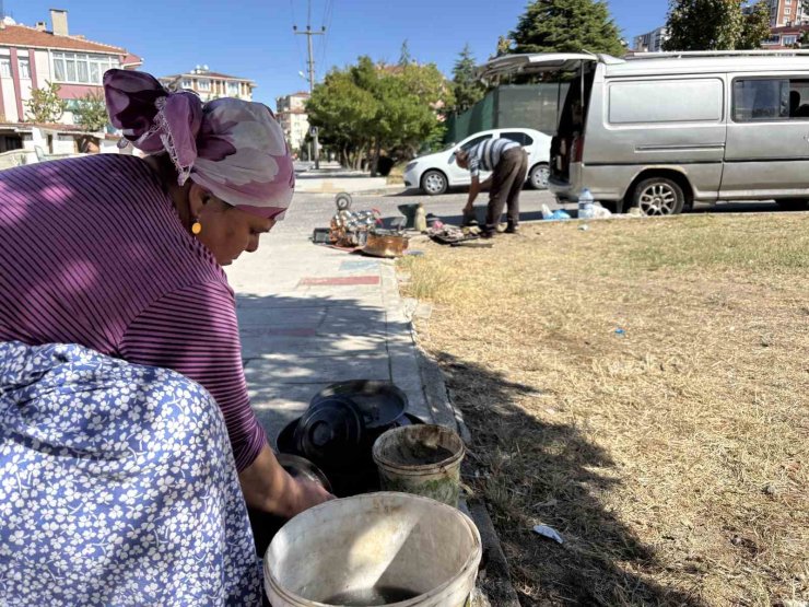 Trakya’da 30 yıldır mahalle mahalle dolaşarak kalaycılık yapıyorlar