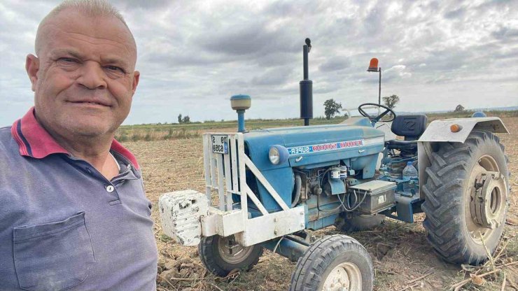 Söke Ovası’nda 52 yıllık traktör zamana meydan okuyor