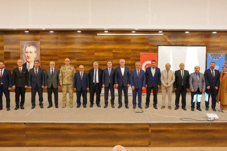 Bayburt’ta "Peygamberimiz ve Aile Ahlakı" konulu panel düzenlendi