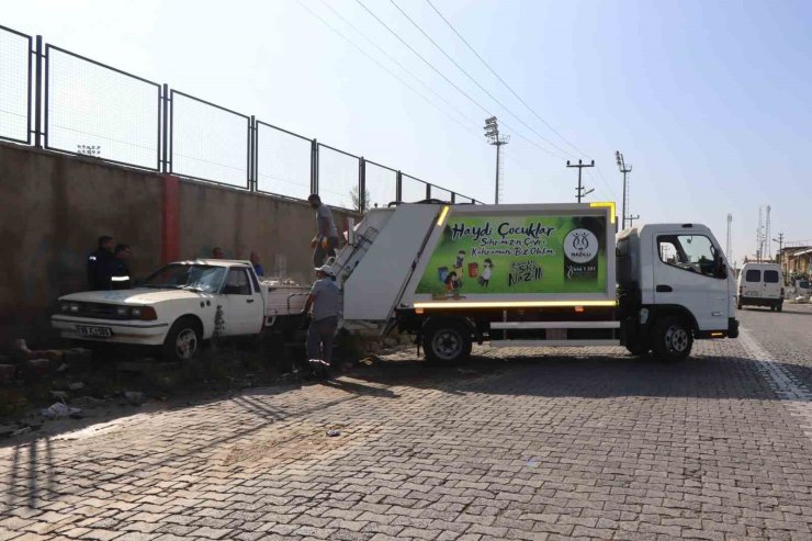 Nazilli’de atıl araçlar toplatılıyor