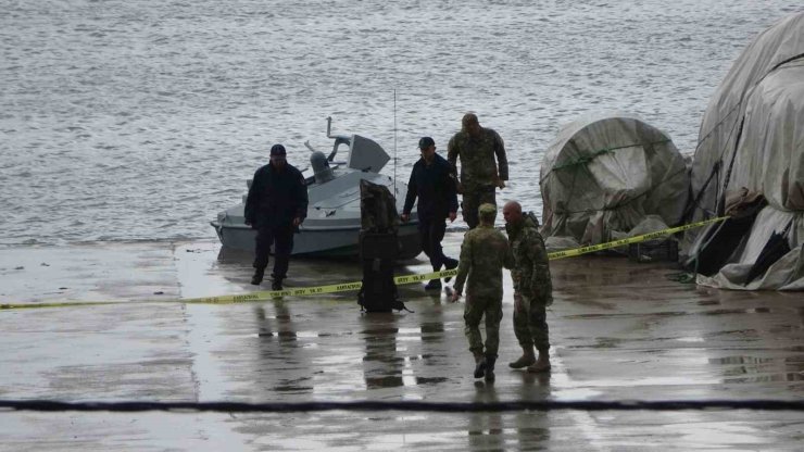 Trabzon’da denizde bulunan insansız deniz aracı ile ilgili SAS ekipleri incelemelerine başladı