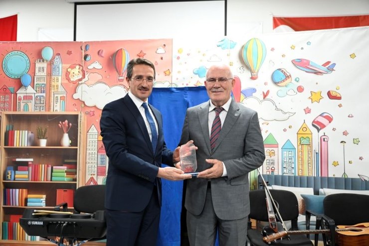 Renkli Düşler Duvar Projesi çocukların hayatına renk kattı