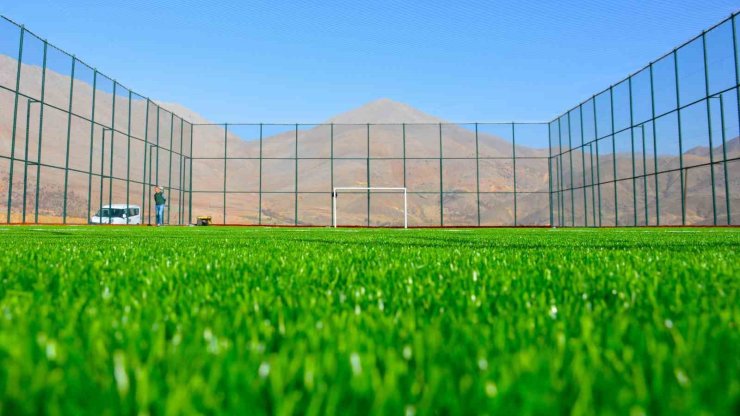 Kahramanmaraş’ta 11 ilçeye 35 yeni sentetik saha