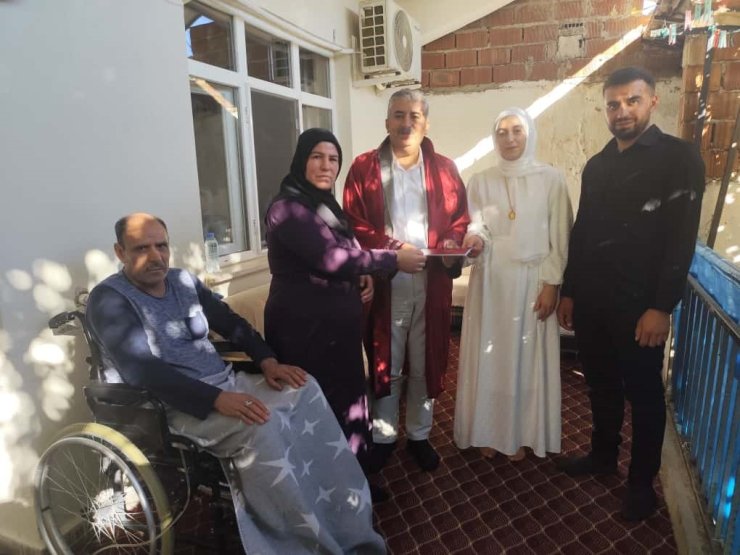 Rahatsızlığından dolayı nikaha katılamayan babaya duygulandıran sürpriz