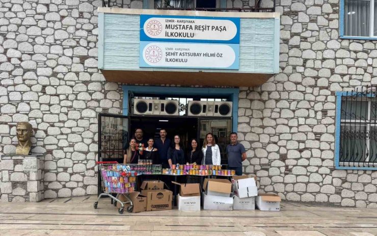 Öğrenciler, tedavi gören kediler için 2 bin kutu mama topladı