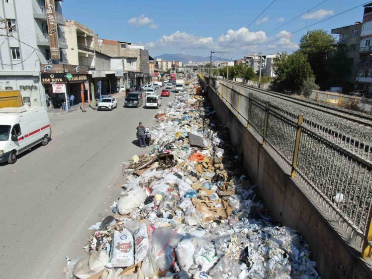 Grev bitti, Buca’nın çöp çilesi bitmedi