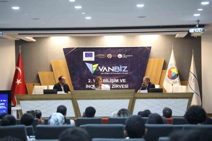 Van Bilişim ve İnovasyon Zirvesi büyük ilgi gördü