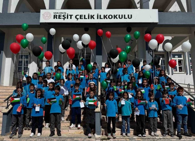 Van’da öğrenciler Filistin için tek yürek oldu