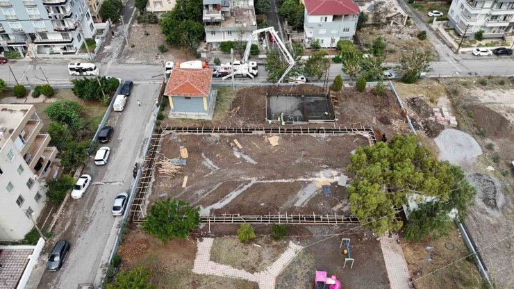 HBB, Modernevler Mahallesi’ne halı saha inşa ediyor