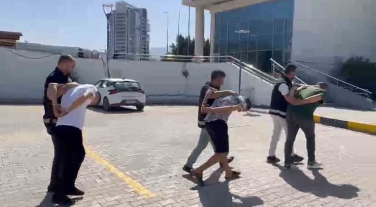 İskenderun’da hapis cezasıyla aranan 3 şahıs yakalandı