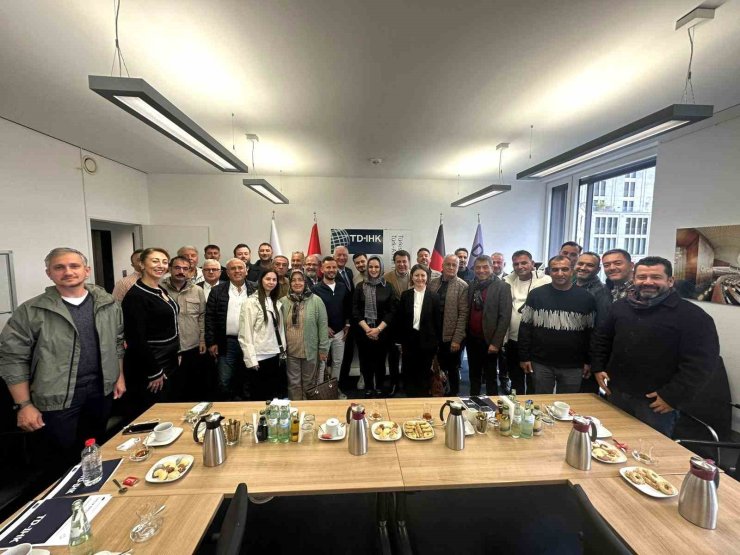 DTO heyeti Berlin’de Denizli’nin üretim ve ihracat potansiyelini tanıttı