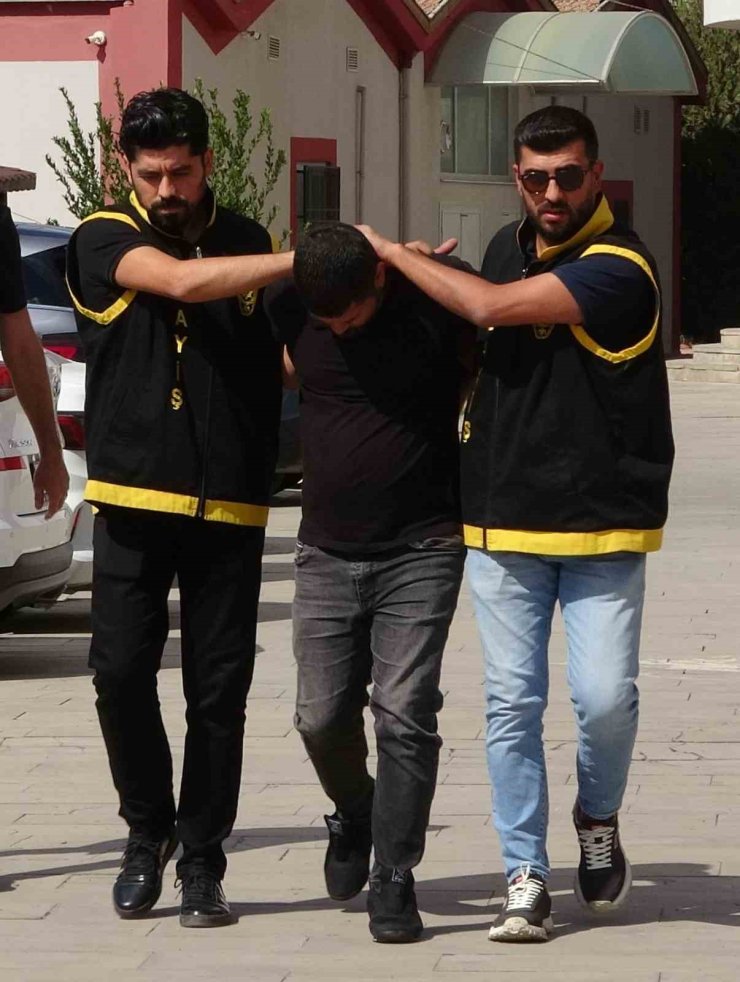 Yeni sevgili, eski sevgiliyi öldürdü