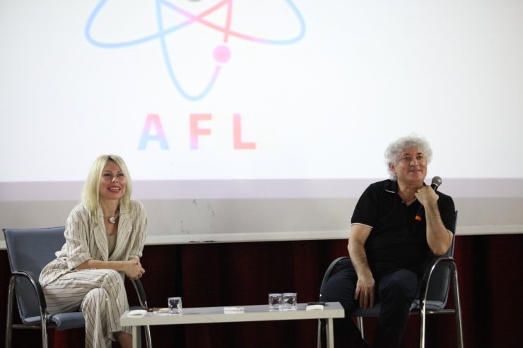 Prof. Dr. Ömer Özkan:" SMA tedavisi patentini bir kişi aldığı için başkası üretemiyor, 2 milyon dolar verilmek zorunda kalınıyor"