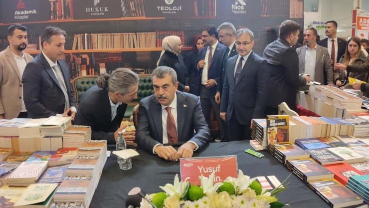 Bakan Tekin: "Çocuklarımız dünyanın diğer ülkelerinde olduğu gibi daha erken yaşlarda eğitim öğretim süreçlerini tamamlasınlar ve normal hayatın içerisinde toplumsal hayata dahil olsunlar"