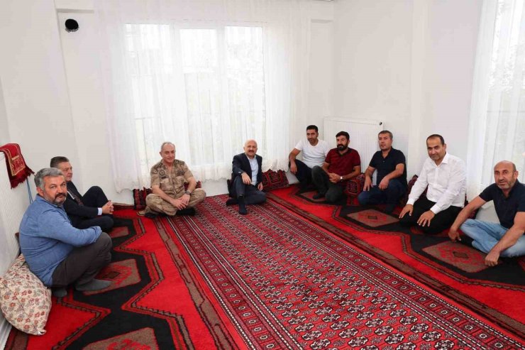 Vali Osman Varol, köy evlerini ziyaret etti